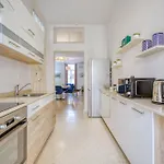 Lägenhet Spacious 3 Bedroom In Historic
