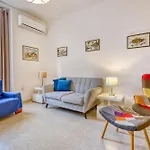 Lägenhet Spacious 3 Bedroom In Historic