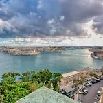 Spacious 3 Bedroom In Historic Valletta