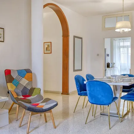 Spacious 3 Bedroom In Historic *