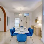 Apartman Spacious 3 Bedroom In Historic