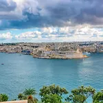 Spacious 3 Bedroom In Historic Apartman Valletta
