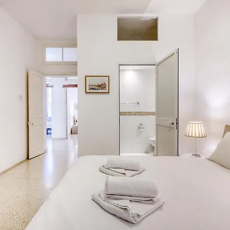 Appartamento Spacious 3 Bedroom In Historic *