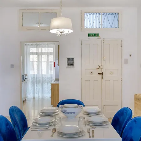 Spacious 3 Bedroom In Historic * La Valletta