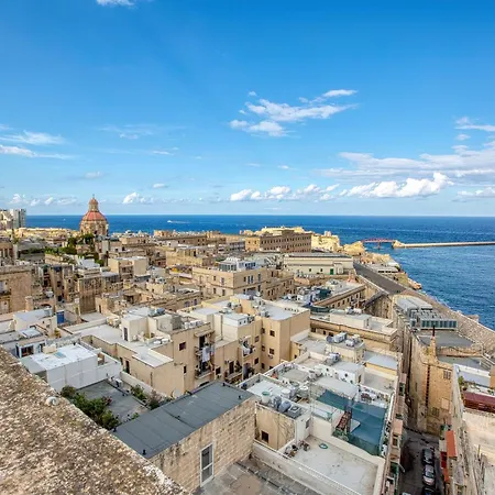 Spacious 3 Bedroom In Historic Lägenhet Valletta