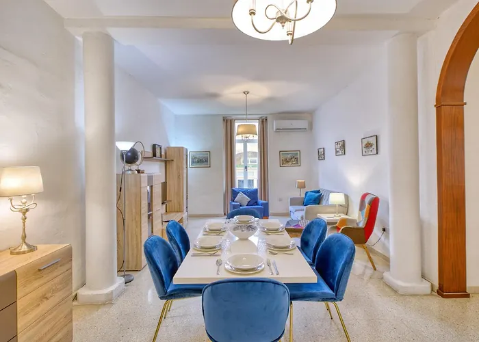 Lägenhet Spacious 3 Bedroom In Historic Valletta