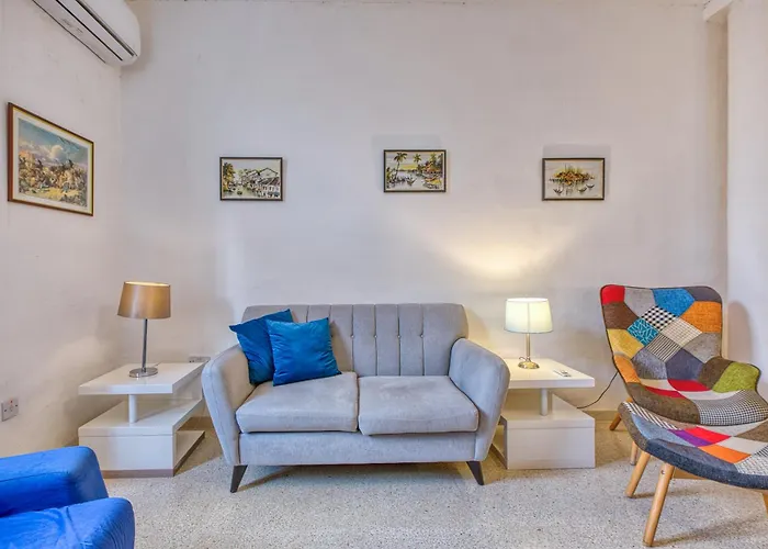 Spacious 3 Bedroom In Historic Valletta