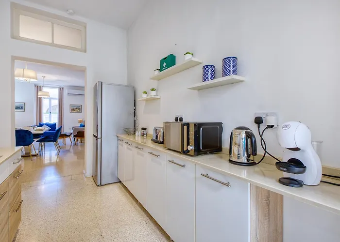 Lägenhet Spacious 3 Bedroom In Historic *