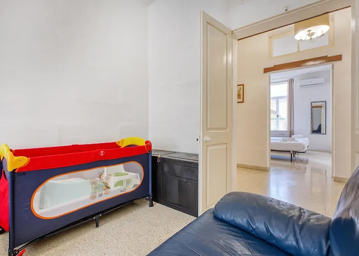 Spacious 3 Bedroom In Historic