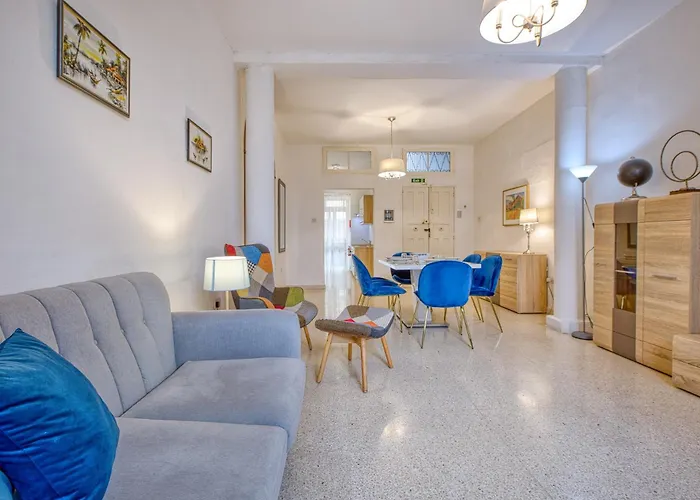 Spacious 3 Bedroom In Historic Valletta