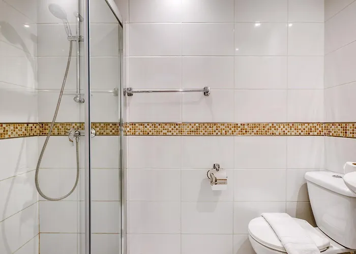 Lägenhet Spacious 3 Bedroom In Historic