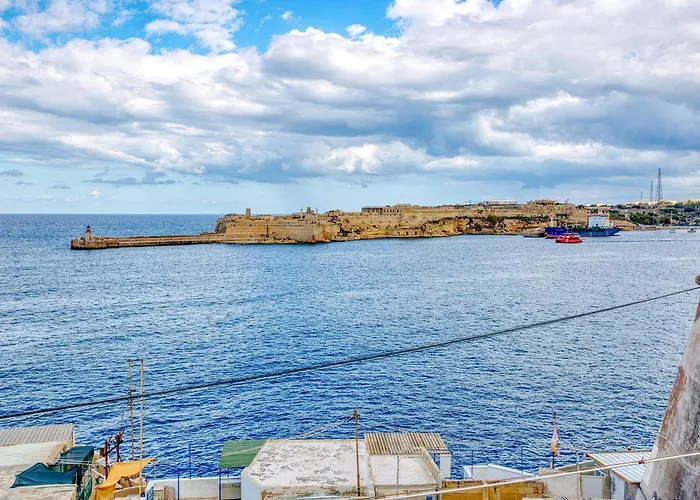 Spacious 3 Bedroom In Historic * Valletta