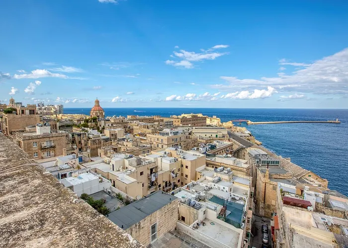 Spacious 3 Bedroom In Historic Lägenhet Valletta